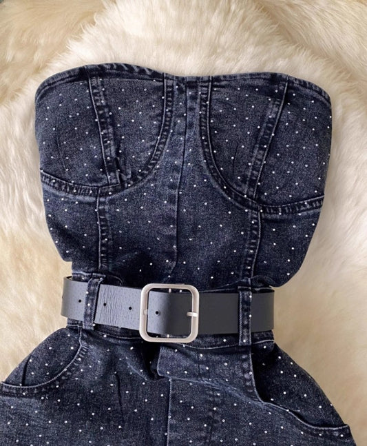 Glitzernder Sommer-Jeansanzug