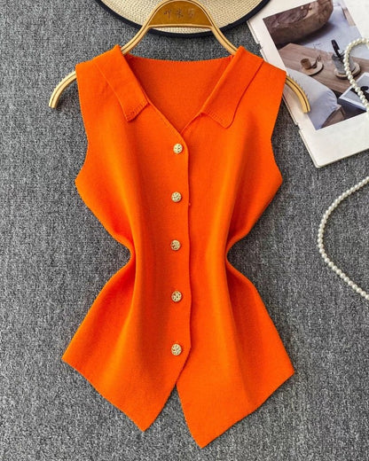 Elegante Strickweste mit Goldknöpfen